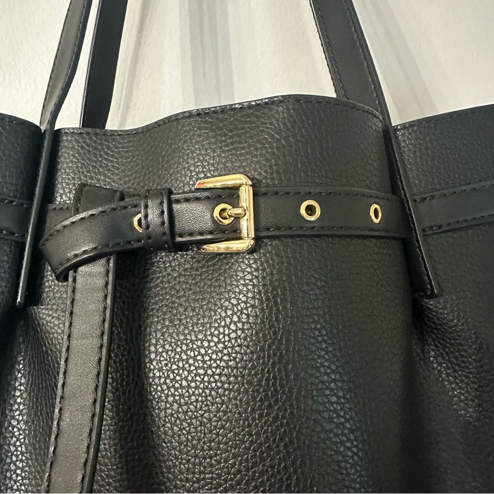 Michael Kors Women’s Black Pebbled Large Leather Tote with Snap Closure GUC - Picture 3 of 12